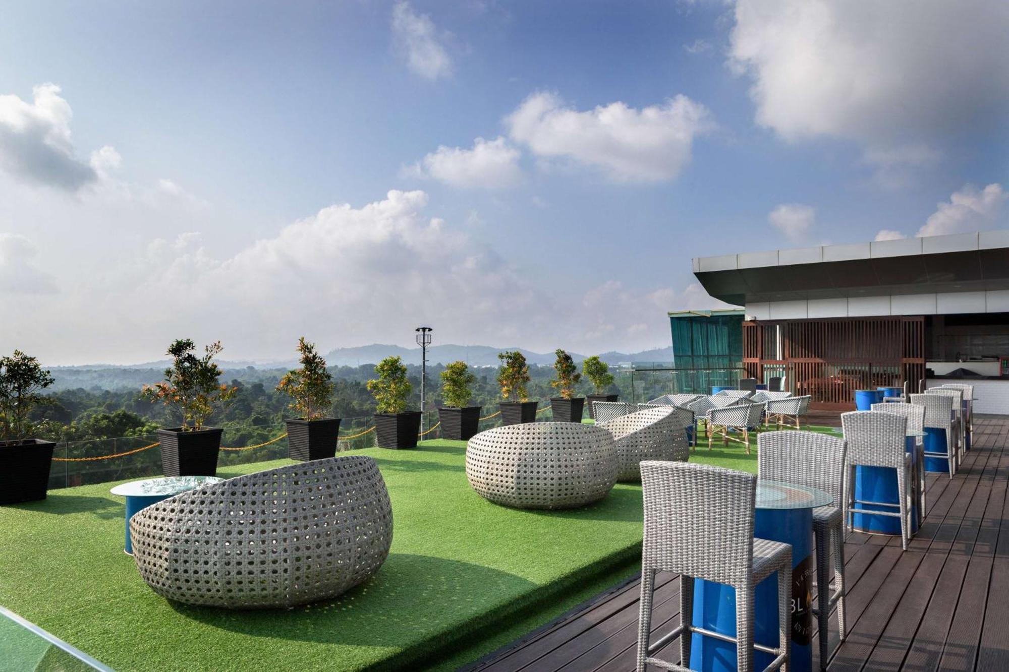 Hotel Wyndham Panbil Batam Exteriér fotografie